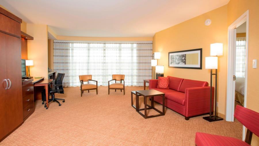 Courtyard By Marriott Midtown/rookwood 3*