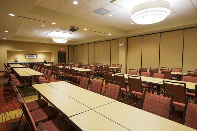 Courtyard By Marriott Midtown/rookwood Hotel Cincinnati
