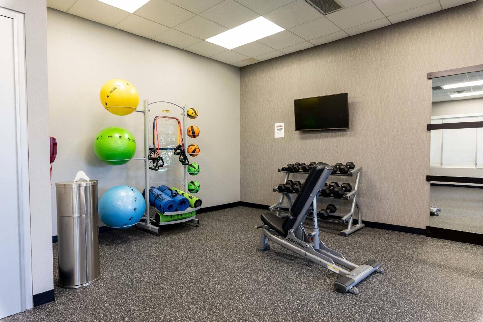 Hotel Courtyard By Marriott Midtown/rookwood 3*