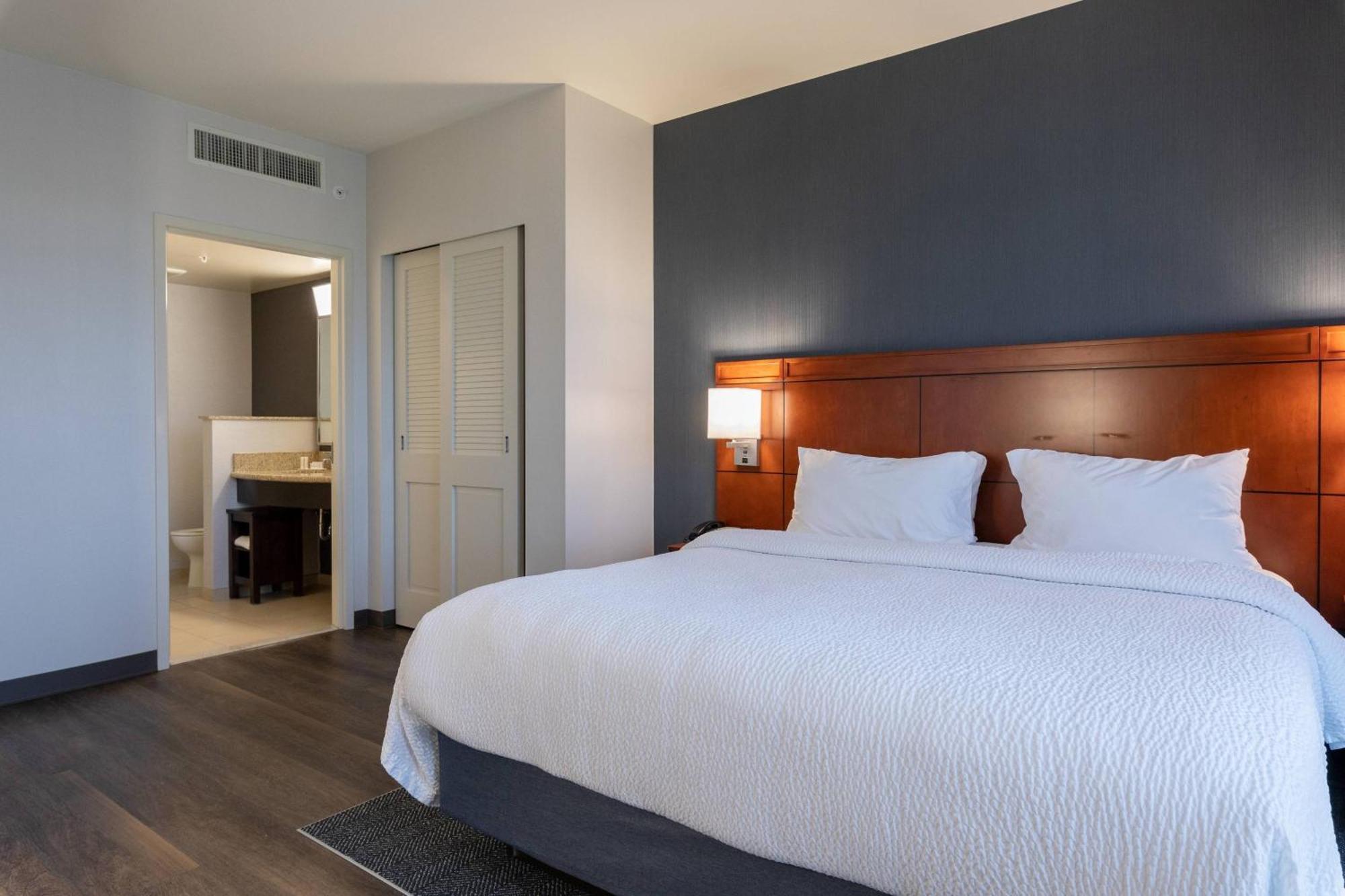 Hotel Courtyard By Marriott Midtown/rookwood
