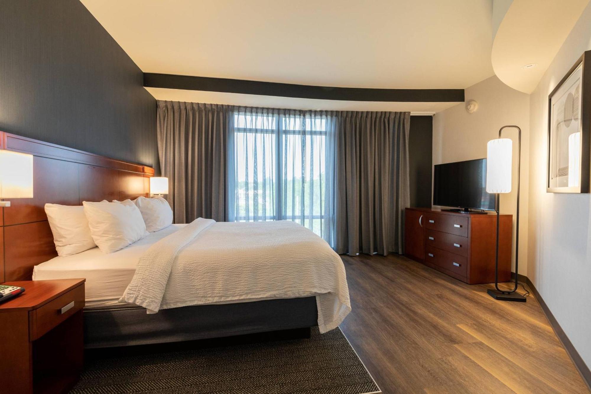 Courtyard By Marriott Midtown/rookwood Hotel 3*