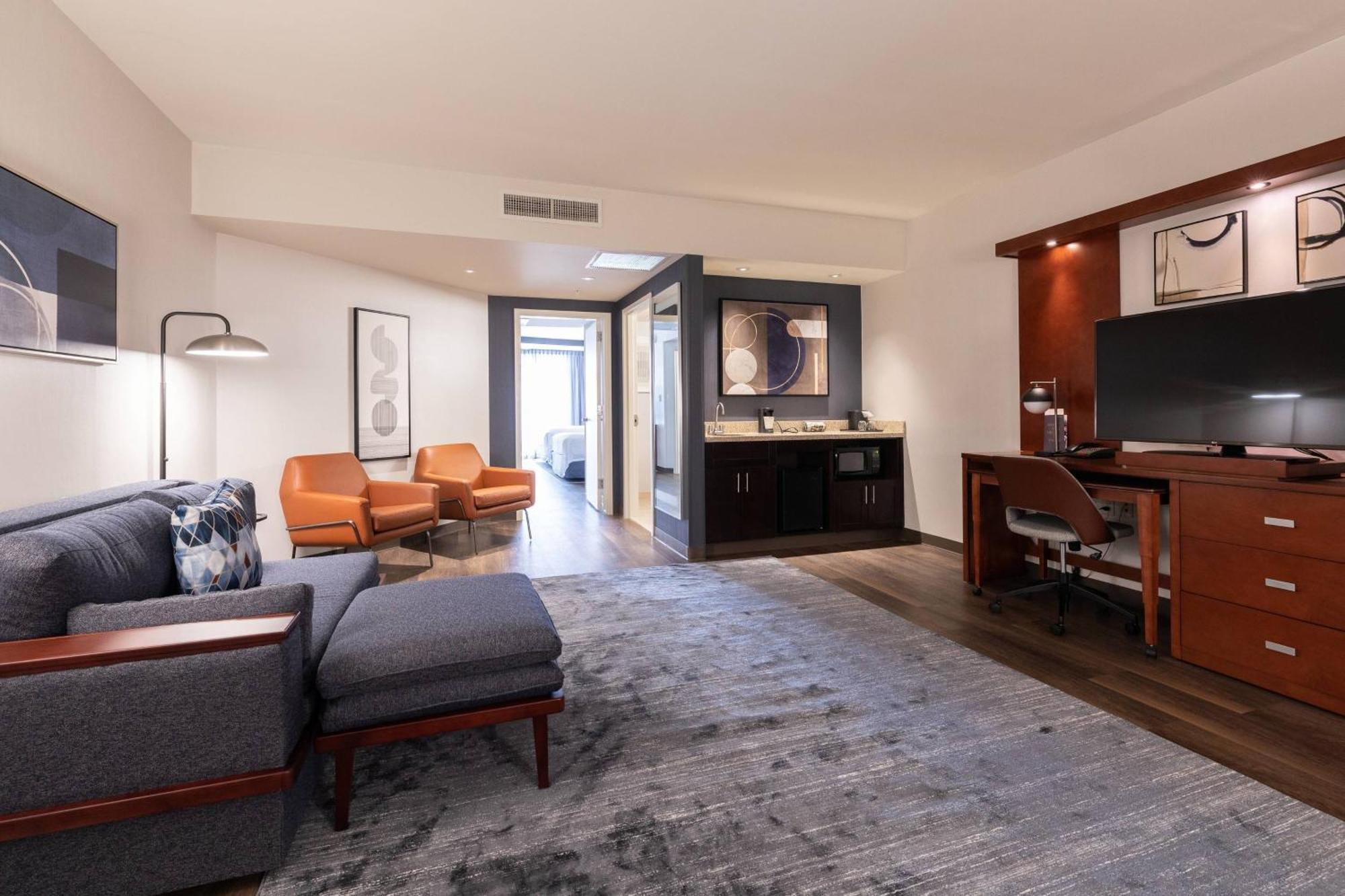 Courtyard By Marriott Midtown/rookwood Hotel Cincinnati