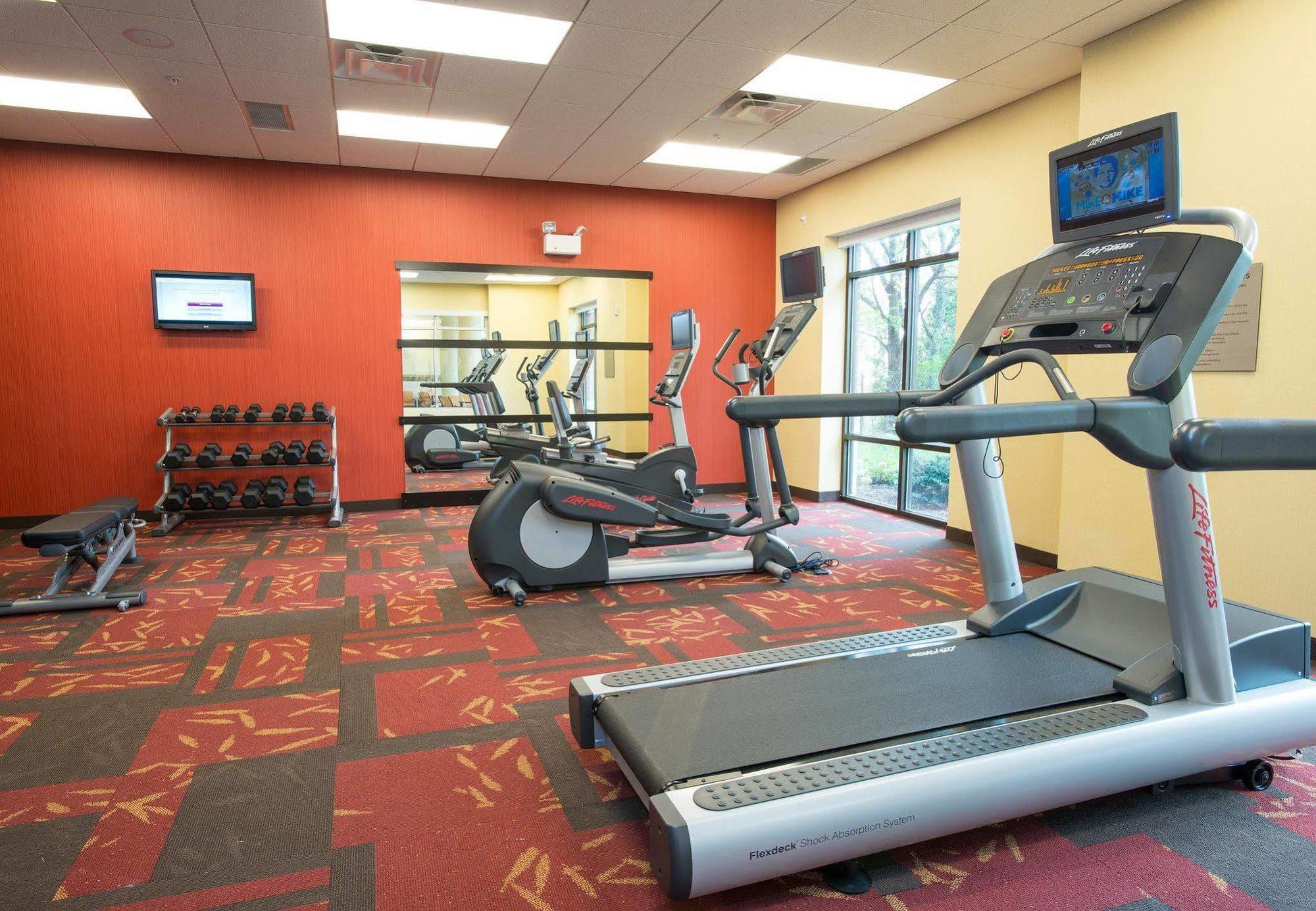 Hotel Courtyard By Marriott Midtown/rookwood 3*